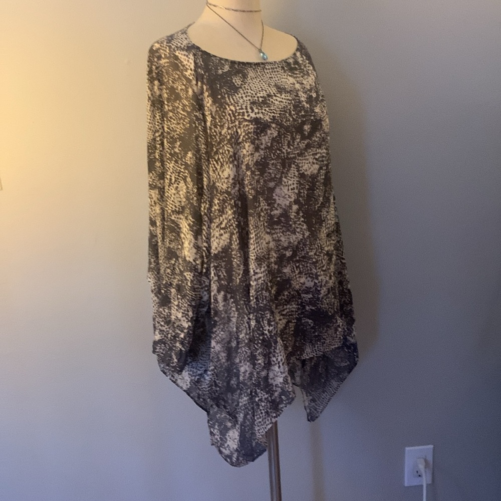 Rachel Zoe 100% Silk Oversized Blouse